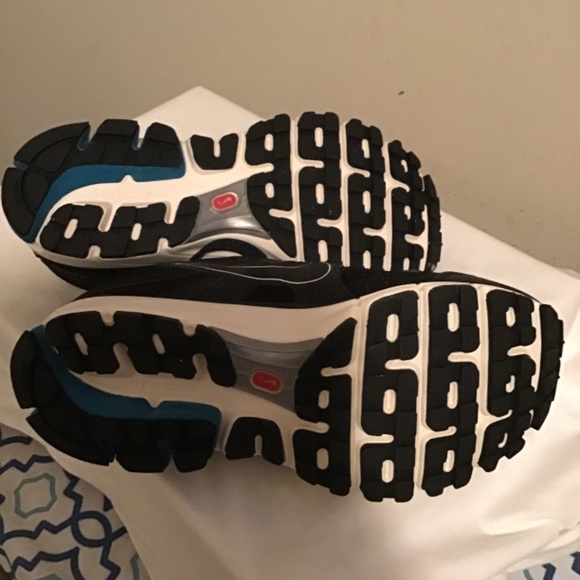 😎NIKE’s, Women’s size 6.5, new condition, super clean/lightweight, see photos - Picture 5 of 7